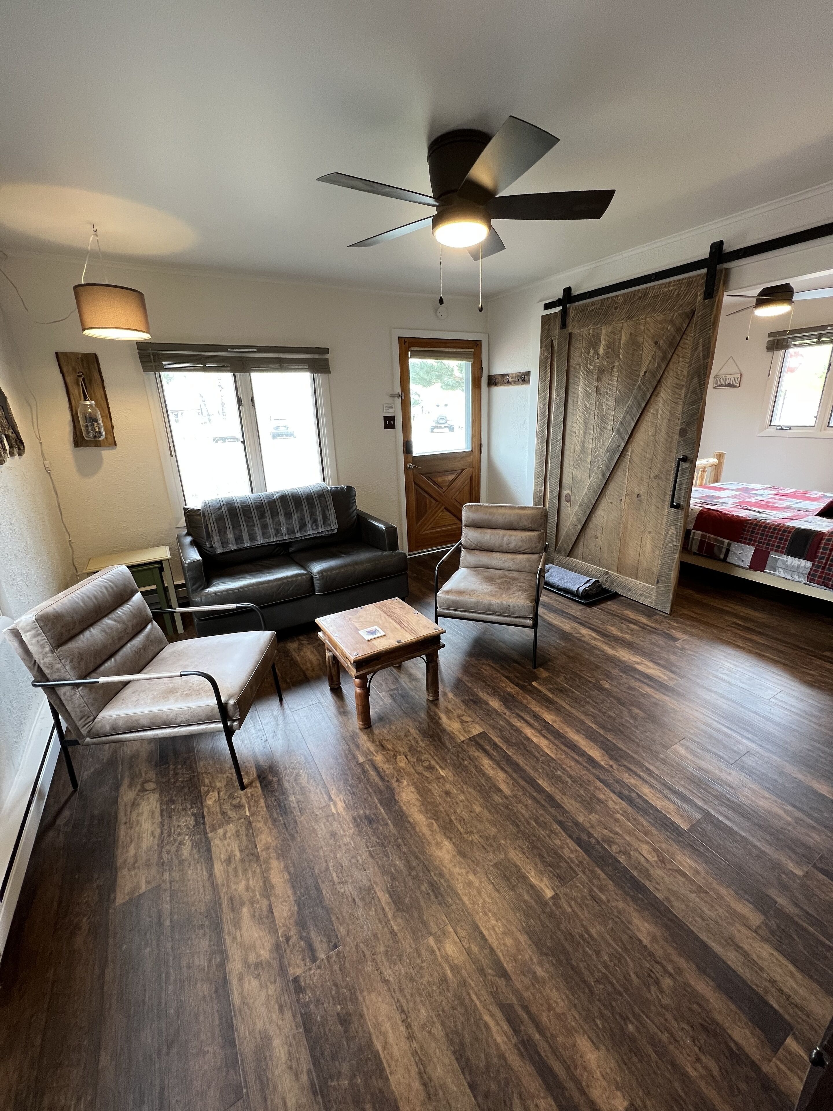 Vintage Cabin in Downtown Estes Park