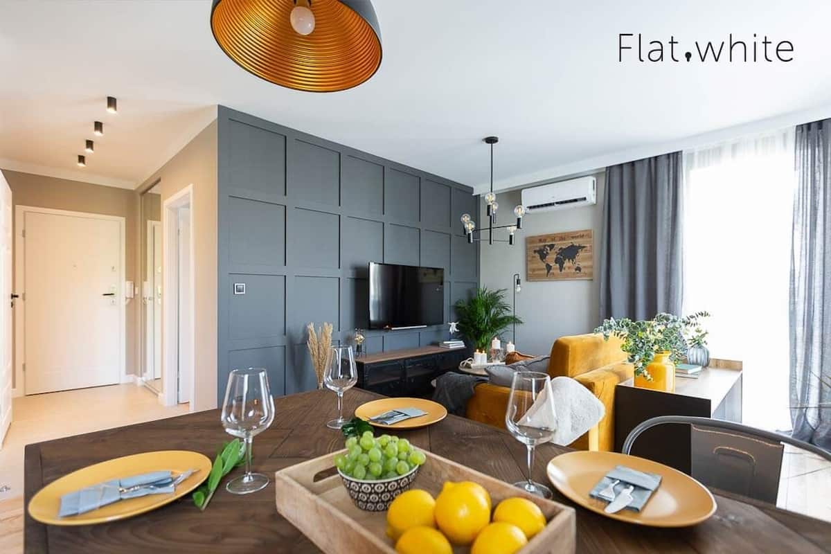 Exclusive Apartment, 1 Bedroom (Obywatelska 47B-14/2) | Area keluarga | TV layar datar