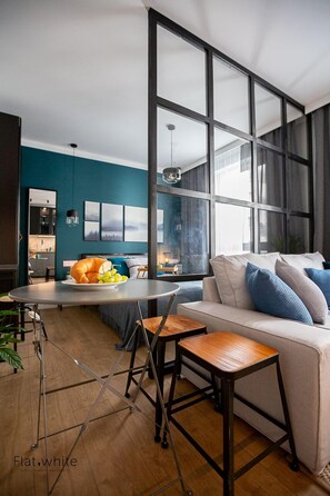 Deluxe Studio (Obywatelska 47A -7/1) | Living room | Flat-screen TV