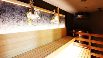 Shared Dormitory, Men only, Non Smoking (Capsule) | Bilik Mandi | Kelengkapan dandanan diri percuma, pengering rambut, bidet elektronik