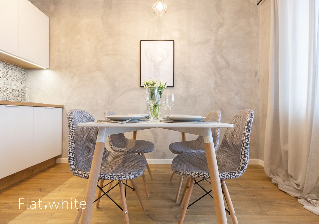 Apartment (Zamkowa 4) | Essbereich im Zimmer