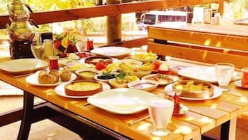 Free daily full breakfast