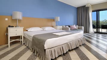 Superior Double Room | 1 bedroom, in-room safe, desk, laptop workspace
