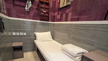 Standard Single Room | Wi-fi percuma, cadar katil, akses kerusi roda