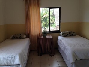 Minibar, desk, laptop workspace, blackout curtains - Hoffman House (Pinetown)