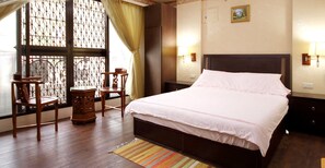 Double Room | Bed sheets - Coffee Street Homestay (Gukeng)