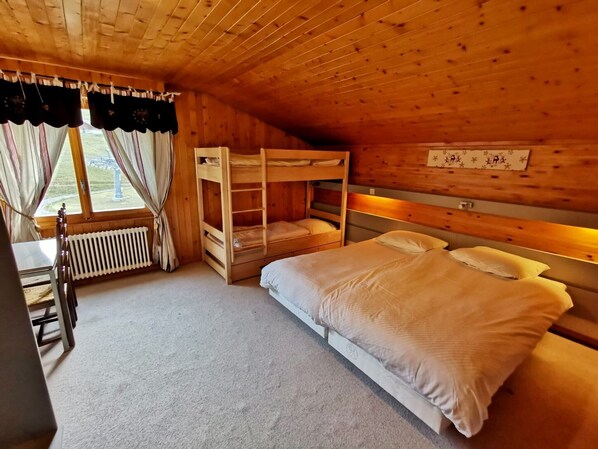 Individually decorated, individually furnished, soundproofing, free WiFi