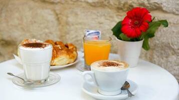 Colazione continentale inclusa, servita tutte le mattine