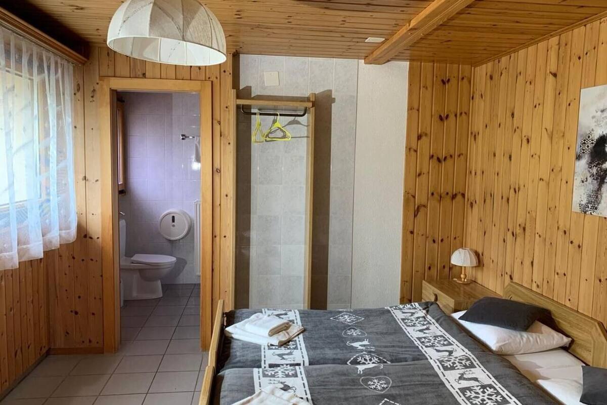 individually decorated, individually furnished, free wifi, bed sheets