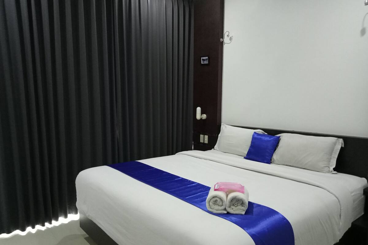 Suite | Desk, soundproofing, WiFi (free), bed sheets