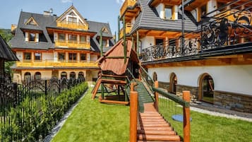Children's play area - outdoor