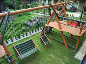 Khu vui chơi trẻ em - ngoài trời