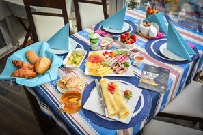 Desayuno continental todos los días (con cargo)
