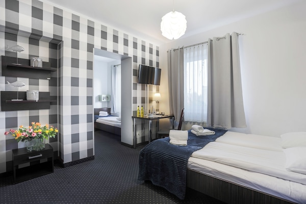 Triple Room | 1 bedroom, individually decorated, individually furnished, desk