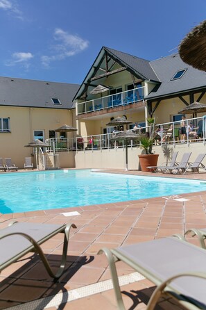 Seasonal outdoor pool - Camping Saint Michel (Courtils)