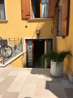 EntrĂ©e de lâhĂ©bergement