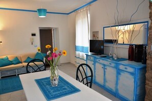 TV - The Terrace on the Ramparts (Alghero)