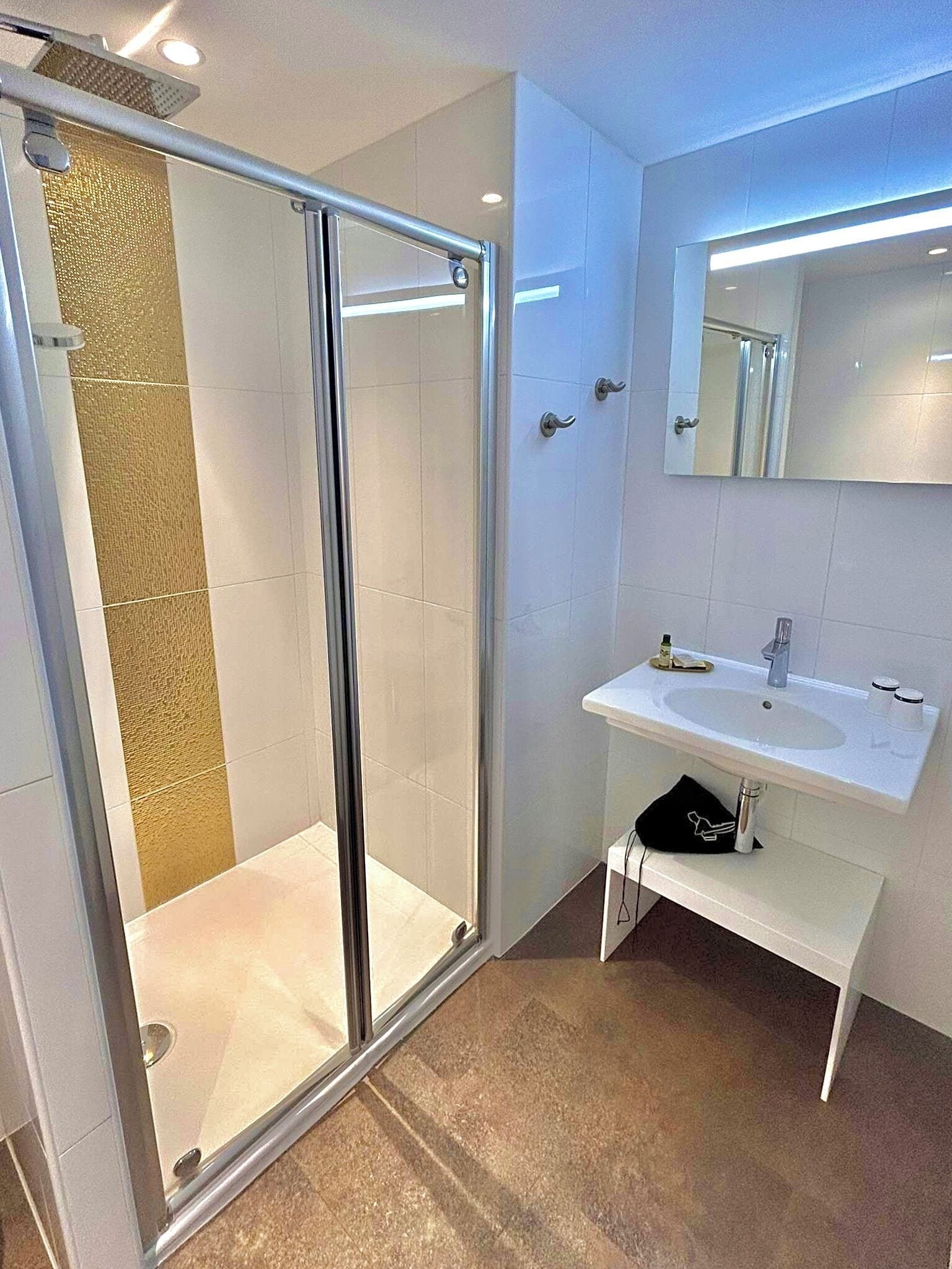 double room | bathroom | shower, free toiletries, hair dryer, towels