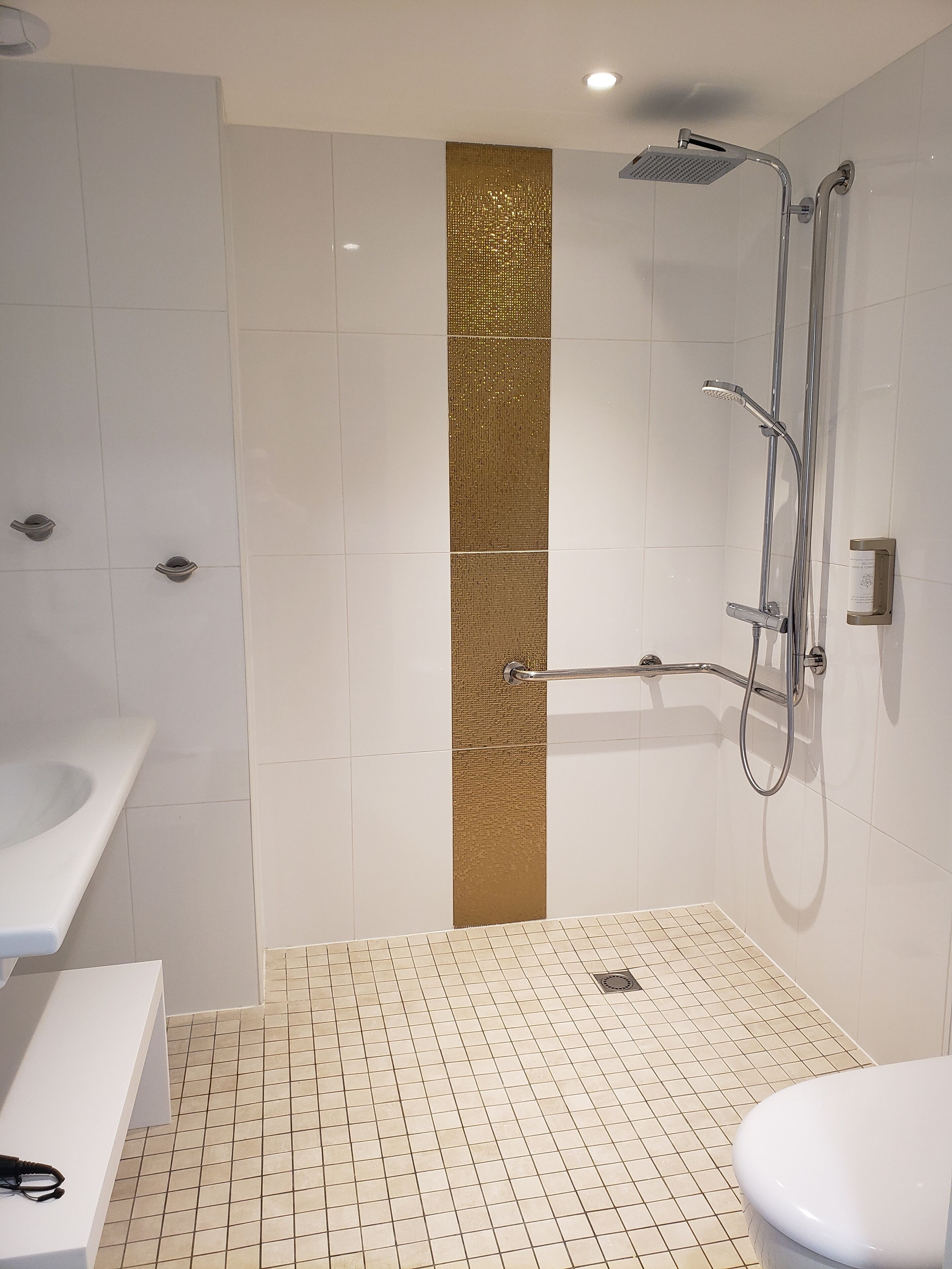 superior room, terrace | bathroom | shower, free toiletries, hair dryer, towels