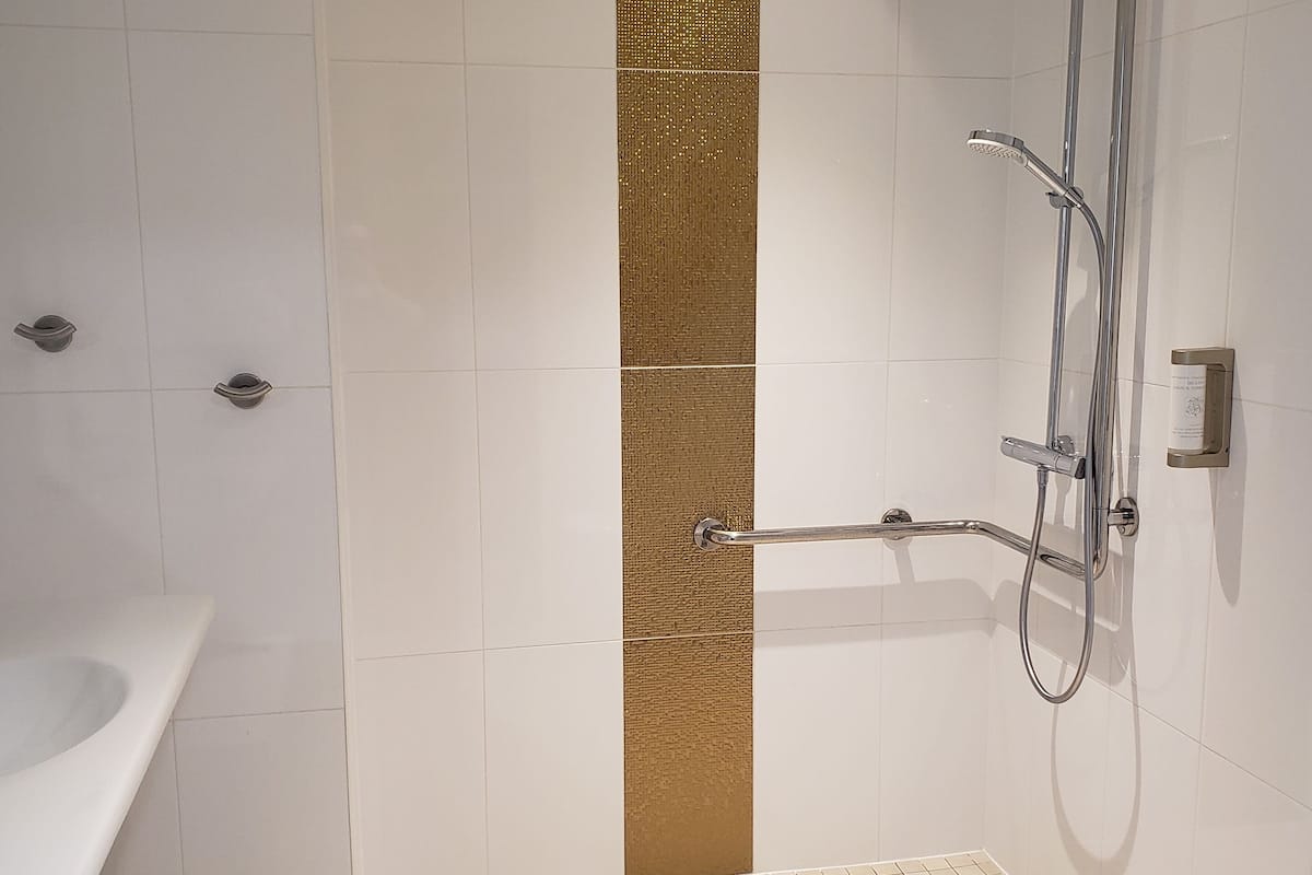 superior room, terrace | bathroom | shower, free toiletries, hair dryer, towels