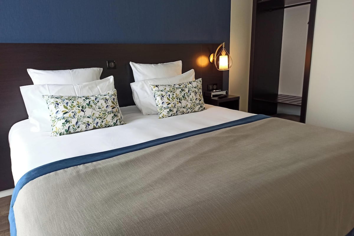 double room | 1 bedroom, premium bedding, in-room safe, individually decorated