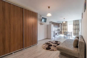 Comfort Suite | Living area | Flat-screen TV - Nicobri Studios (Floresti)