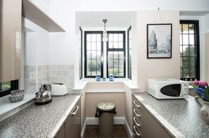 Private kitchen - Chauffeur's Apartment (Eastbourne)