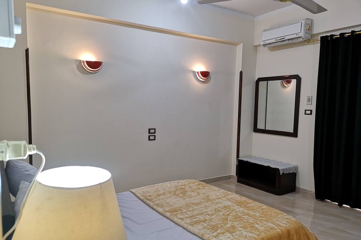 Minibar, free WiFi