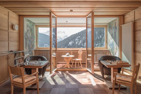 Lobby lounge - Hotel Restaurant Capricorns (Muntogna da Schons)