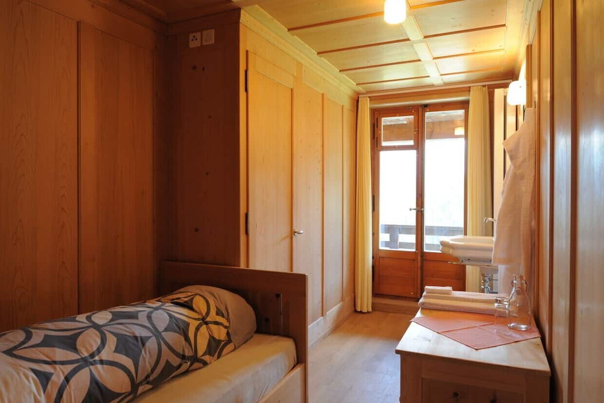 Single Room, Shared Bathroom