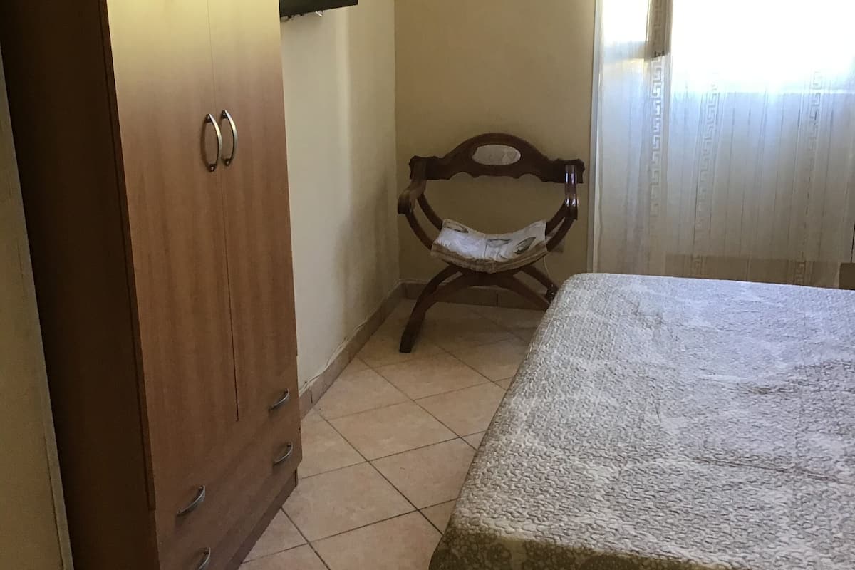 1 habitación, wifi gratis y ropa de cama