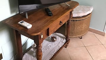 Family Room | Room amenity