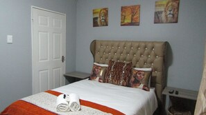In-room safe, desk, free WiFi - Bountyful (Bloemfontein)