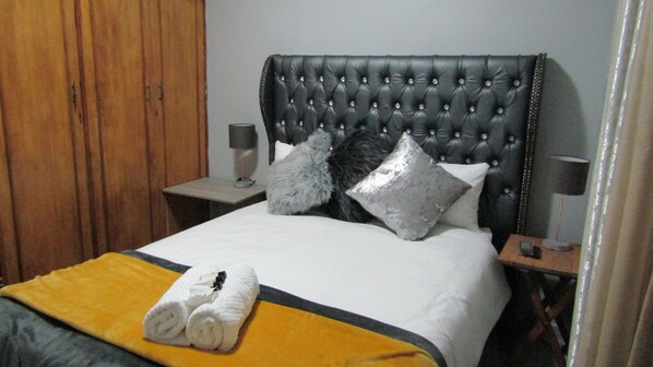 In-room safe, desk, free WiFi - Bountyful (Bloemfontein)