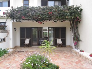 تفاصيل الفندق من الخارج