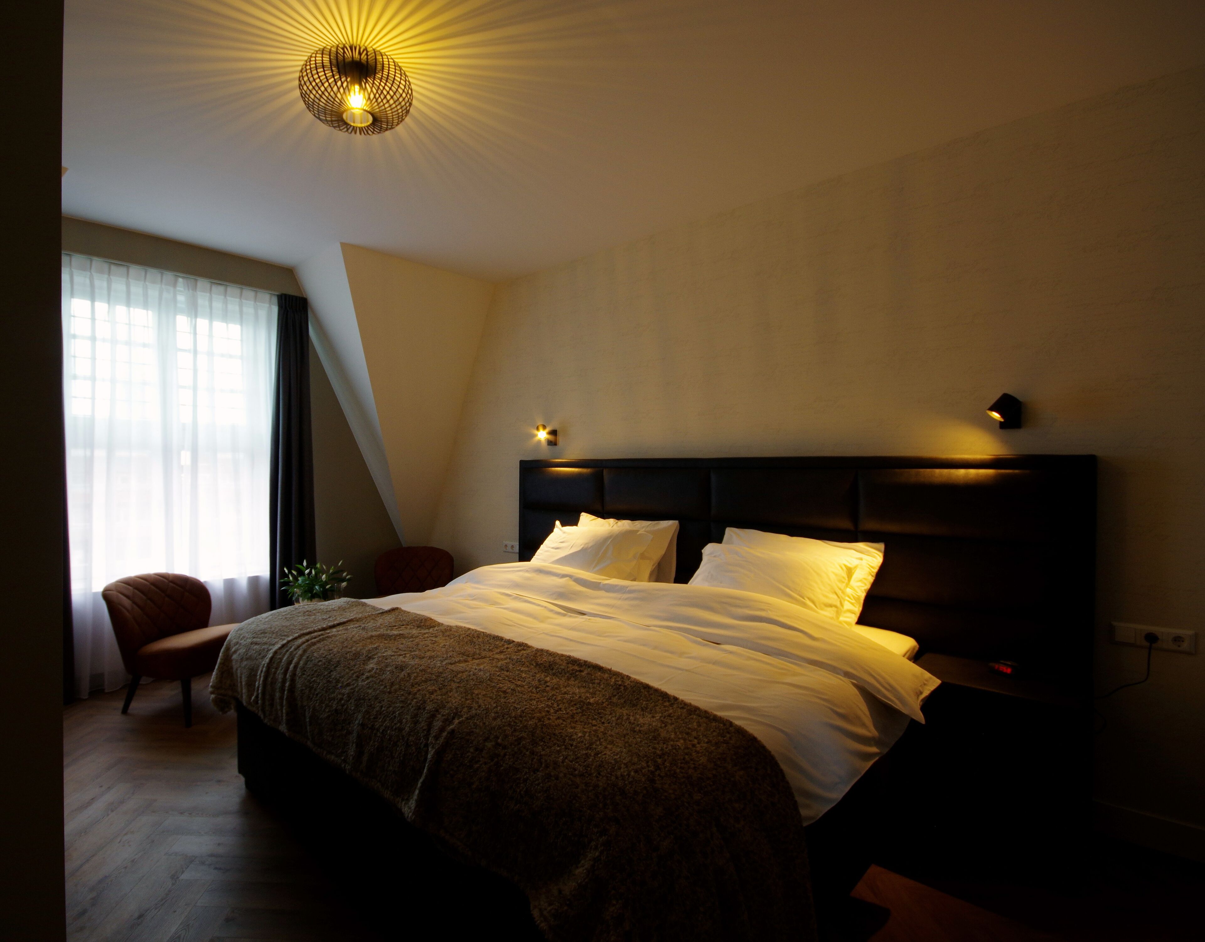 Dobbeltrom – superior | Minibar, safe på rommet, skrivebord for bærbar PC og blendingsgardiner