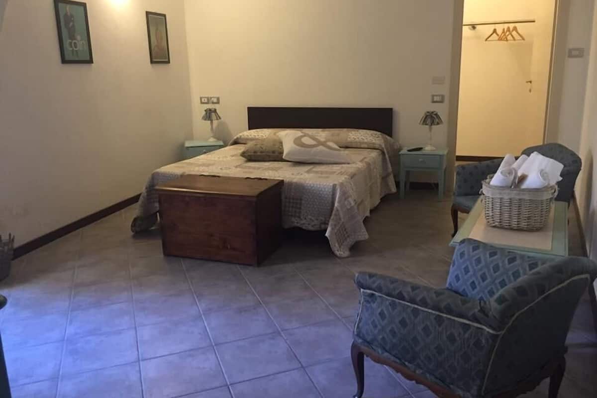 Habitación cuádruple | Escritorio y wifi gratis