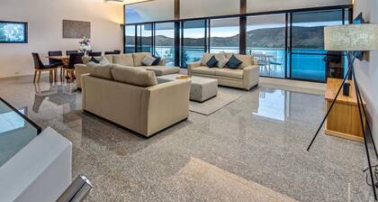 Waves 5 Luxury 3 Bedroom Atemberaubender Meerblick Zentrale Lage