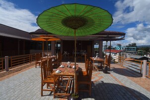 Se ofrece un desayuno bufé todos los días (por un coste adicional)