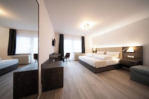 Double Room, Balcony | Desk, cribs/infant beds, free WiFi, bed sheets