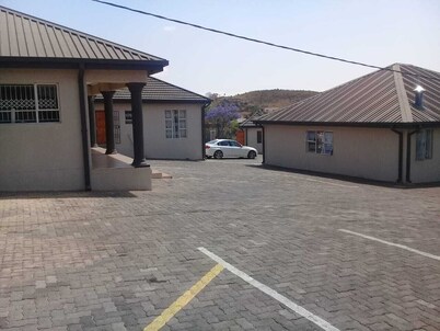 NALEDI LODGE IN JANE FURSE