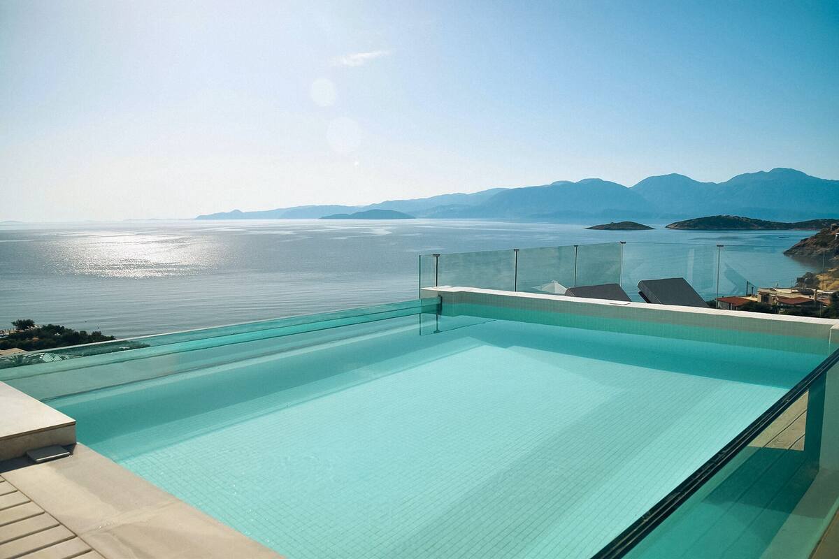 Emerald Suite Sea View Private Pool | Pool | Seasonal outdoor pool, pool loungers