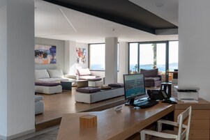 Una televisión de plasma