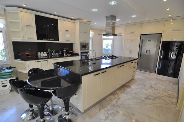 Luxury Villa | Private kitchen