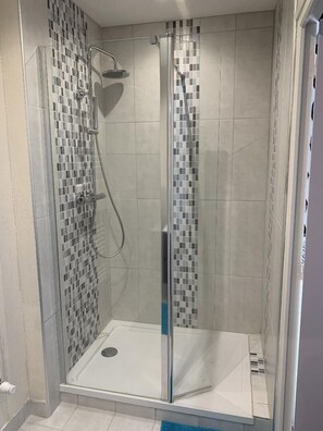 双人房 | 浴室淋浴