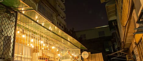 Fachada del alojamiento - Noche