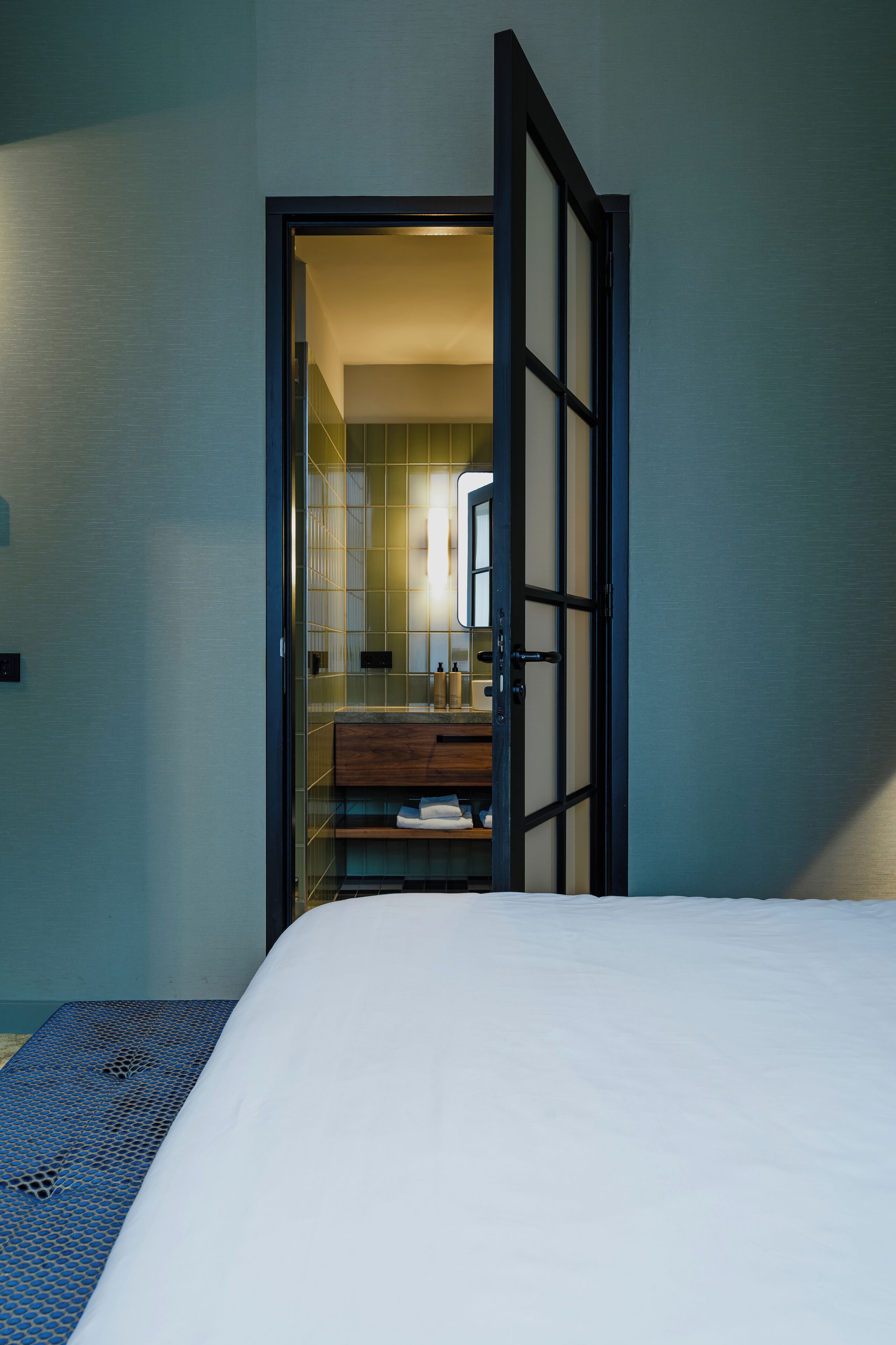 junior suite | 1 bedroom, hypo-allergenic bedding, in-room safe, soundproofing