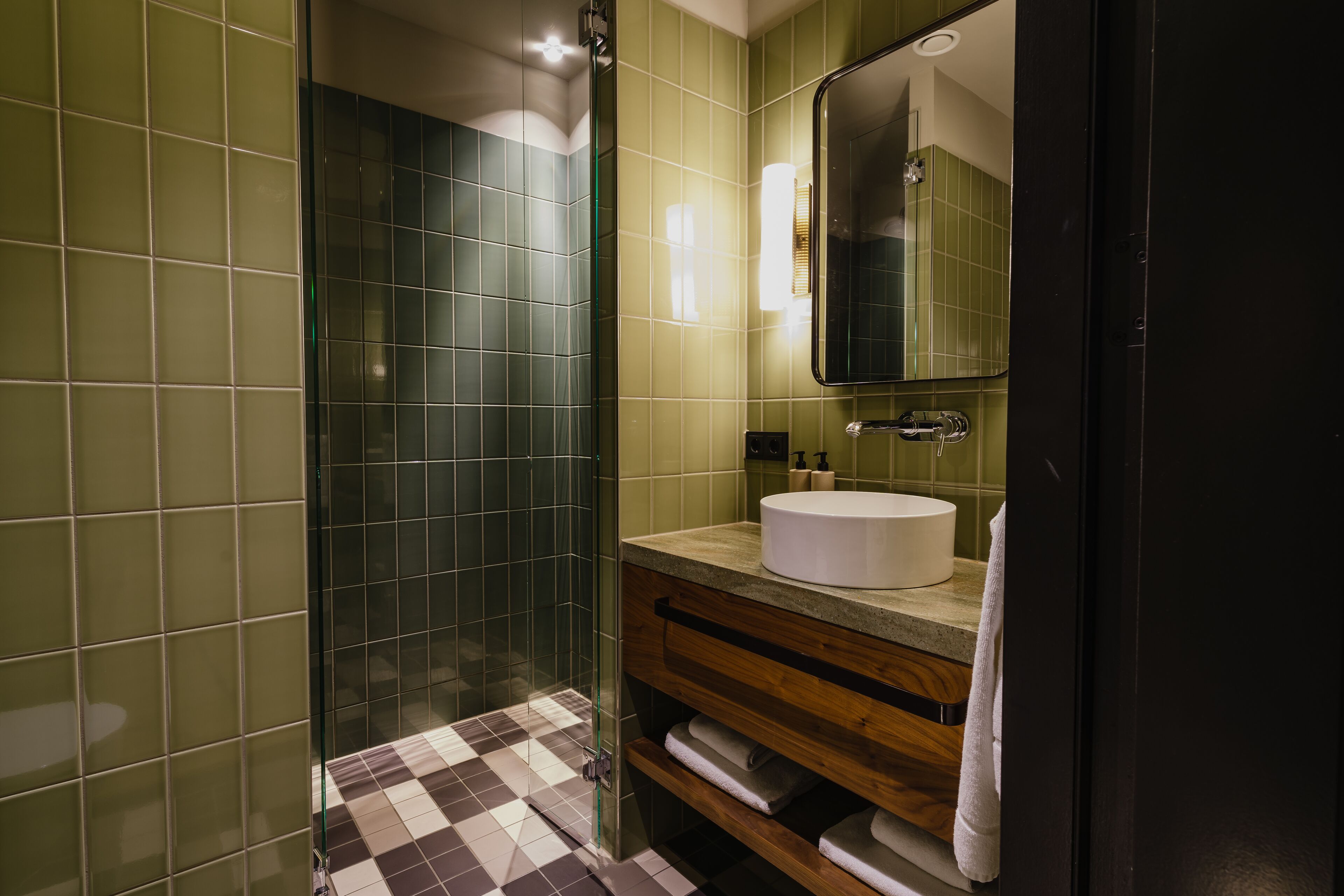 standard double or twin room | bathroom | shower, rainfall showerhead, designer toiletries, hair dryer