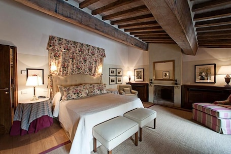 1 bedroom, pillowtop beds, minibar, in-room safe