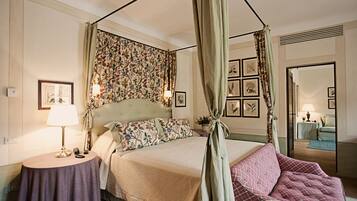 Suite | 1 bedroom, pillow-top beds, minibar, in-room safe